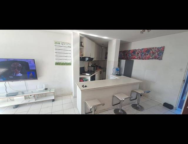 1 BEDROOM APARTMENT FOR SALE IN OVERPORT